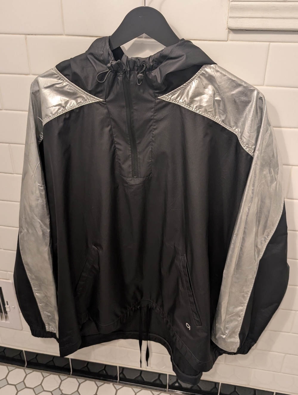Gap Fit Oversized Black & Silver 🩶 Half Zip Pullover Windbreaker Jacket Sz XL